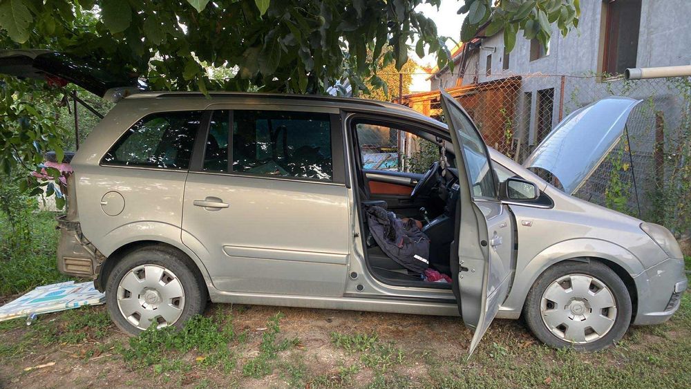 Aripa Dreapta opel zafira b 2006 1.9