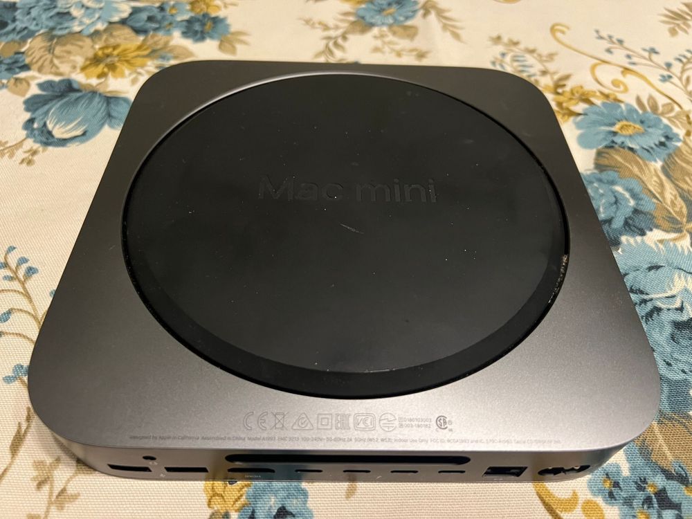 Продавам Mac mini 2018