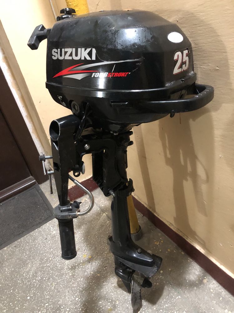 Motor barca Suzuki 2.5 cp