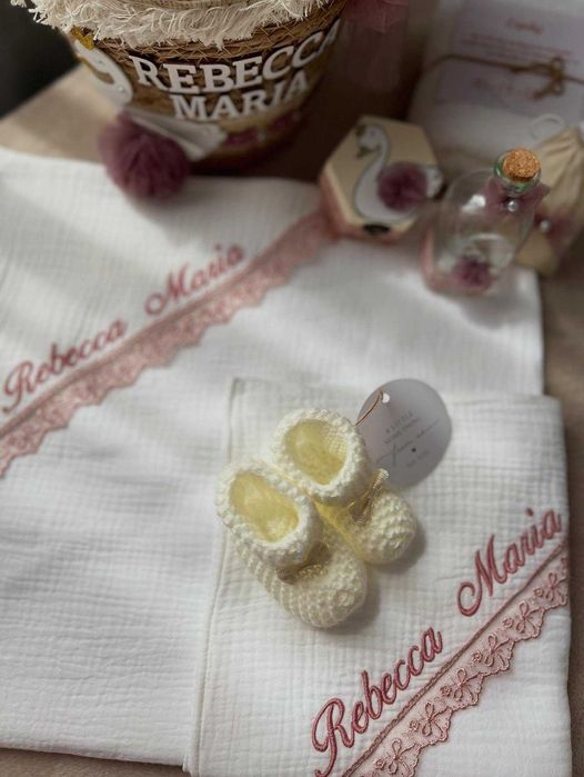 trusou botez/lumanare botez/cutie trusou/cadou babyshower/tavita mot