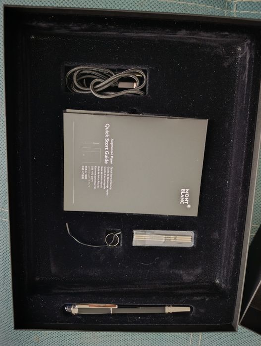 Электронный блокнот от бренда Mont Blanc