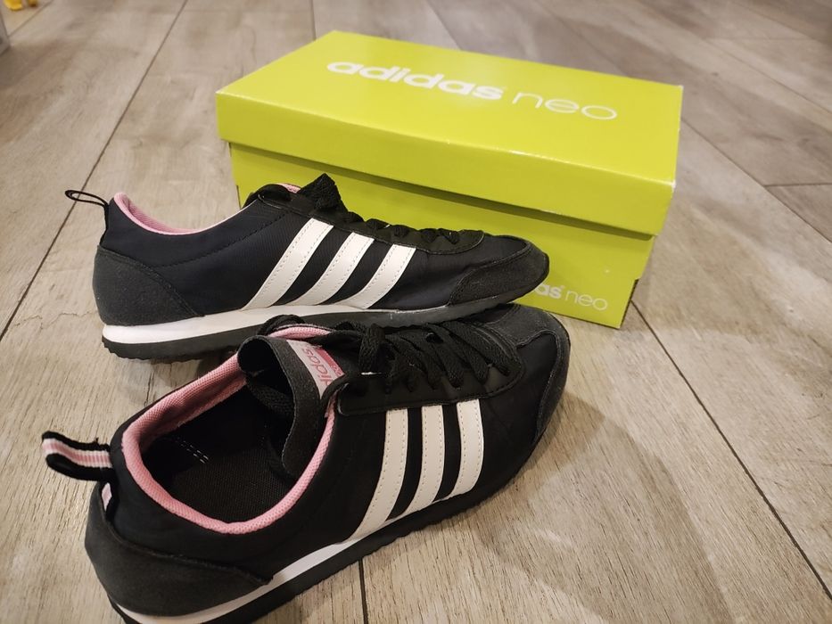 Маратонки Adidas Neo