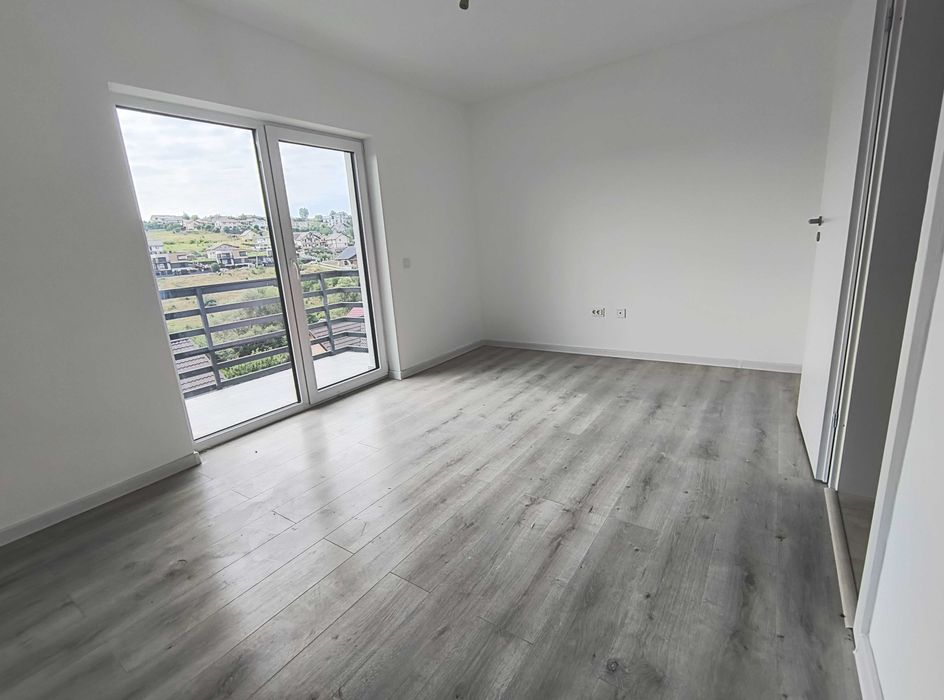 Vila tip duplex, Demisol + Parter + Etaj, Iasi - Hlincea