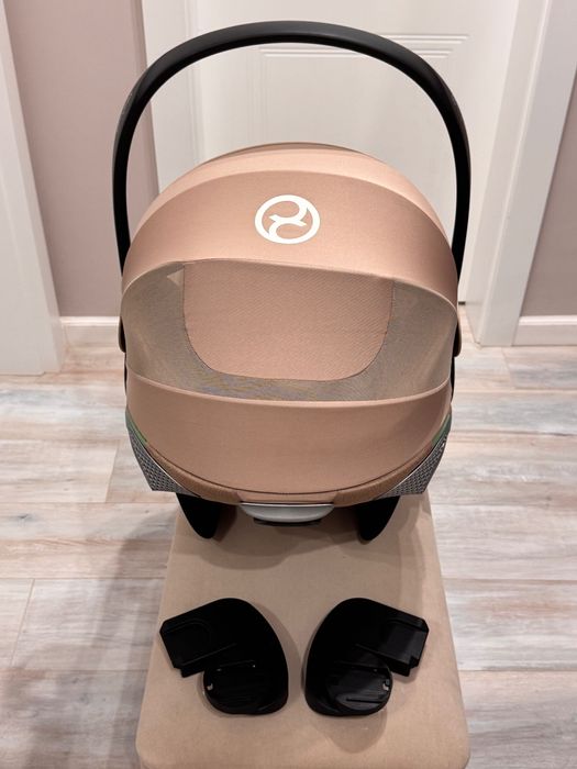Scoică auto Cybex Cloud T i-Size Plus + adaptoare