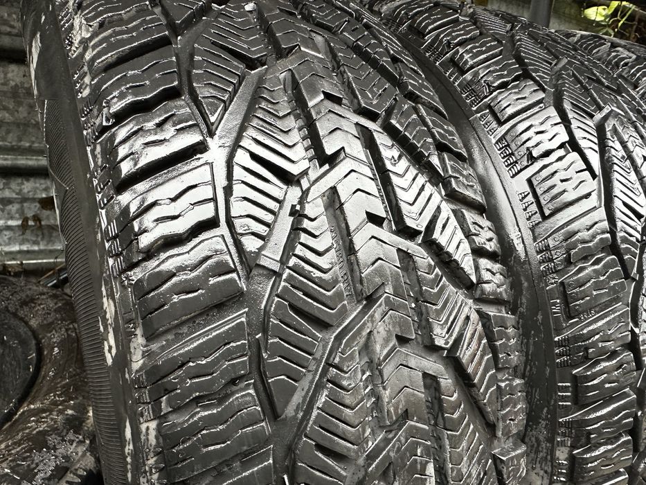 Зимни гуми 215 60 R17