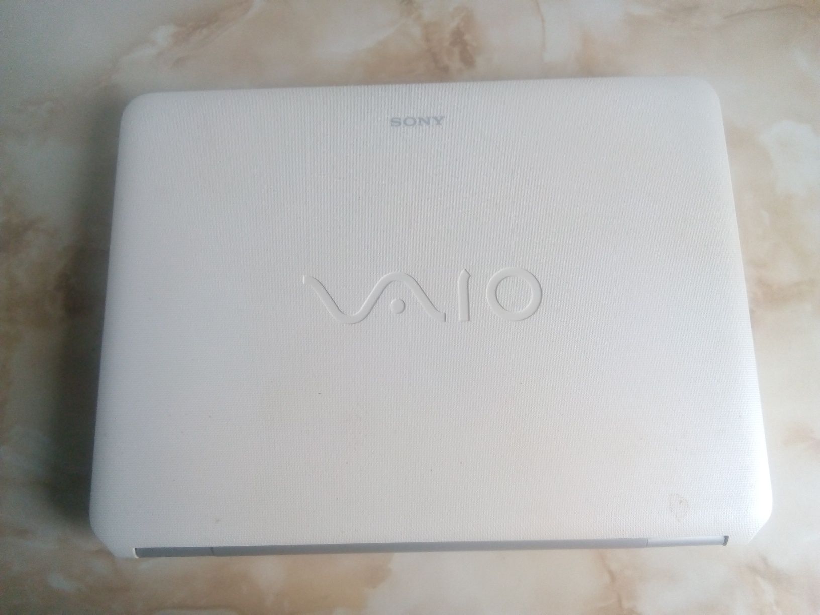 Vând laptop Sony Vaio (nu se mai aprinde) //poze reale