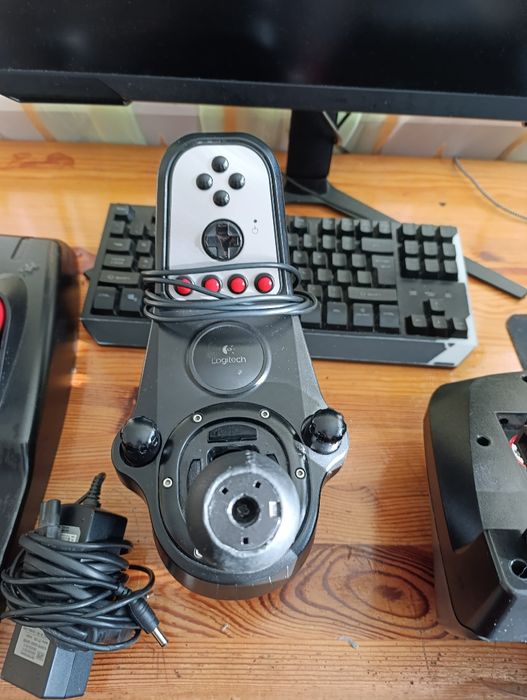 Продавам Logitech G27