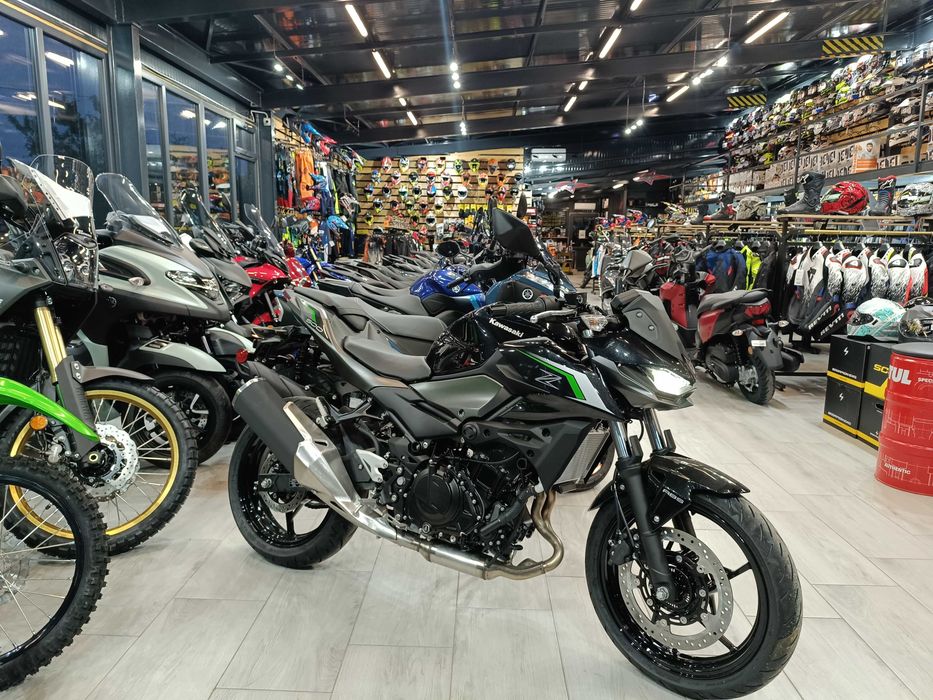 Kawasaki Z 500 -0km pret livrare prin EST BIKE Campina