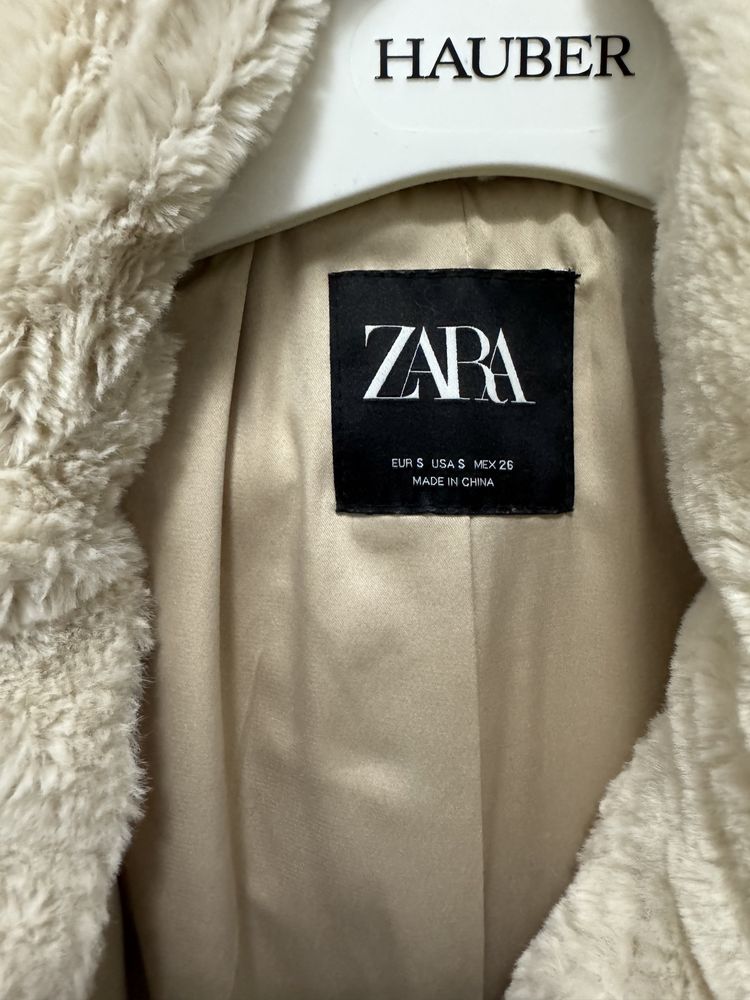 Haină de blană Zara