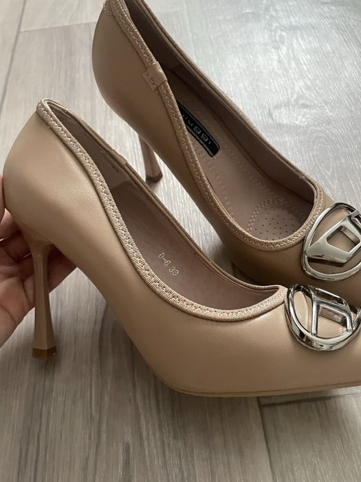 Туфли женские бежевые