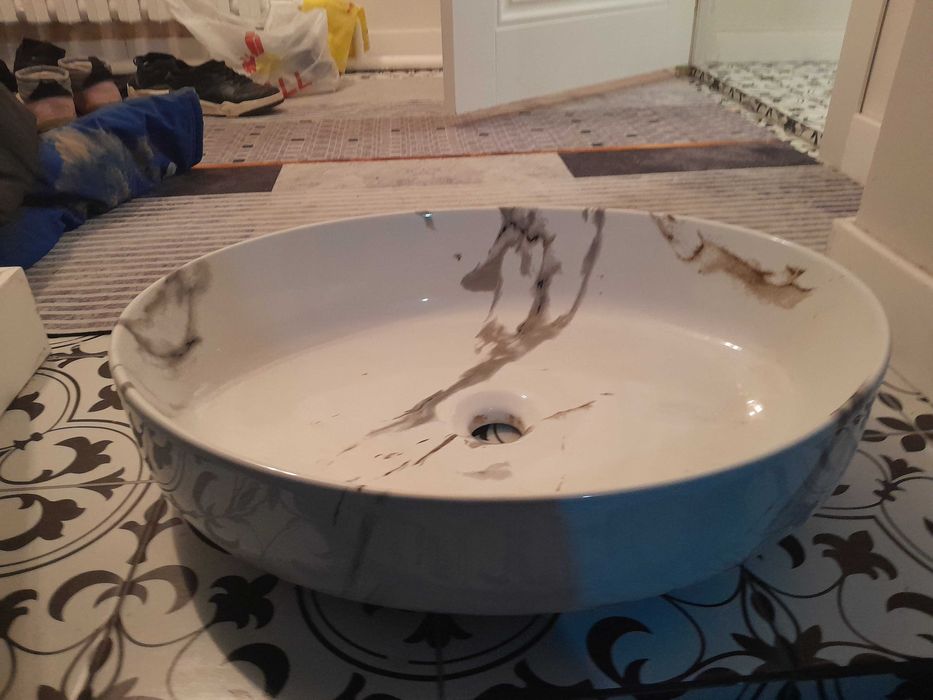 Продам раковину накладную новую