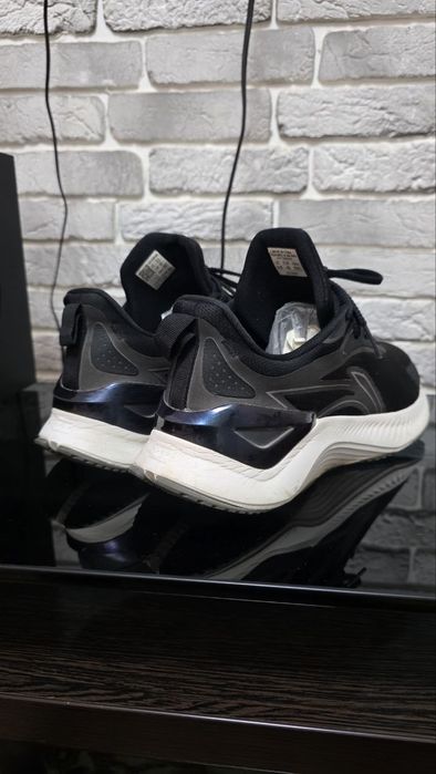 Оригинальные кроссы Li-ning