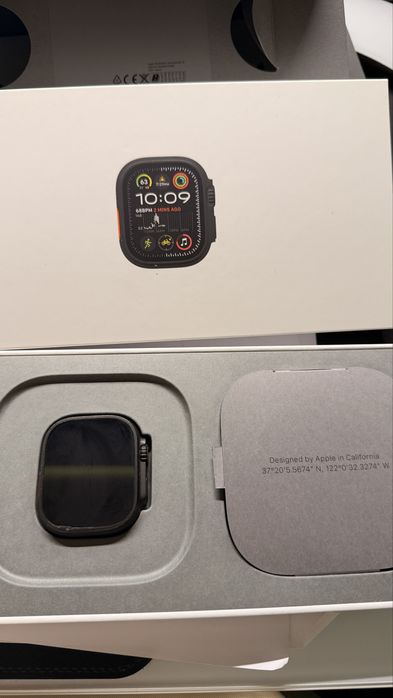 Apple Watch Ultra 2 49mm Black Ti Black Ocean Band
