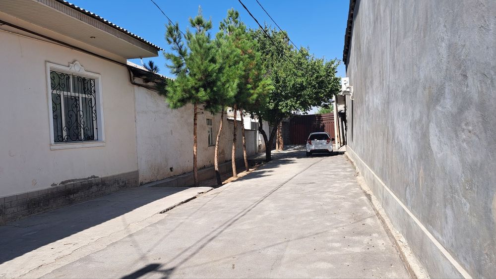 Срочна ховли сотилади