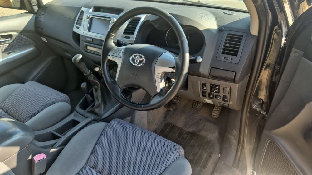 Toyota Hilux 2012 3.0 Manual volan dreapta
