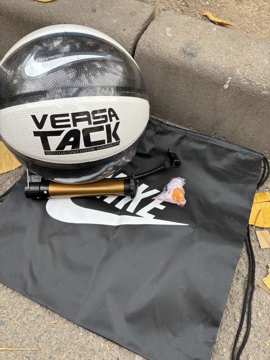 Продаю баскетбольный мяч новый(торг есть)