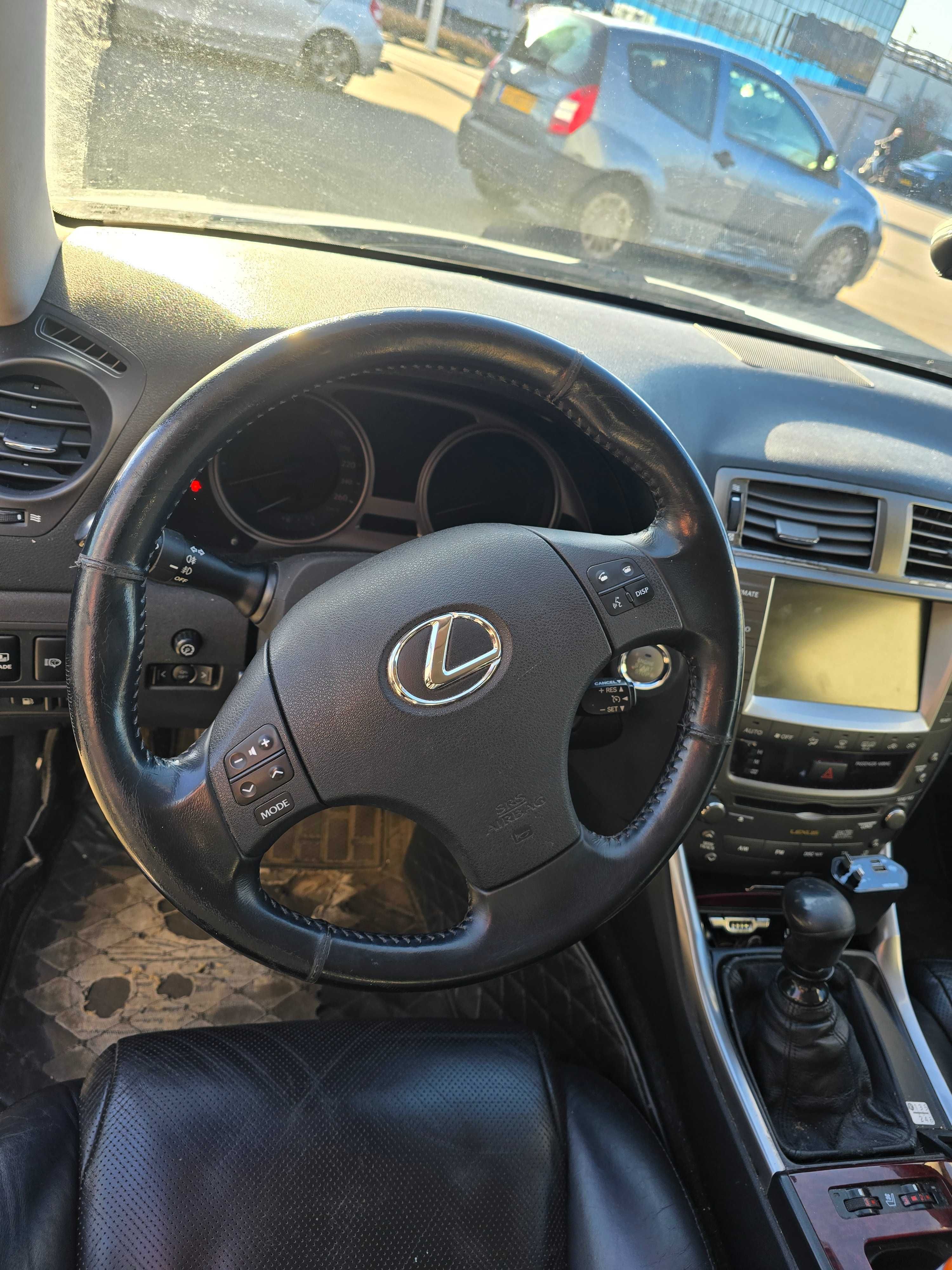 Vand lexus is 220d urgent