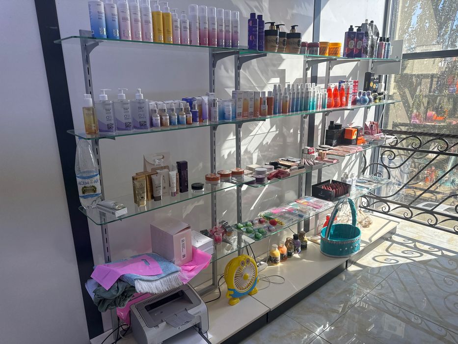 Продается Витрина прилавки для магазина