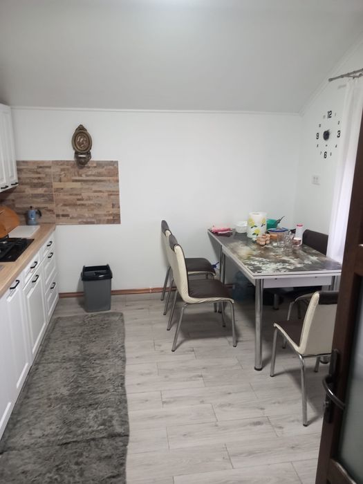 Inchiriez etajul casei pentru Targul de Craciun din Craiova