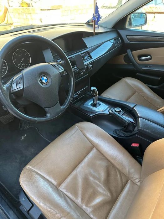 Vând urgent BMW seria5 2009