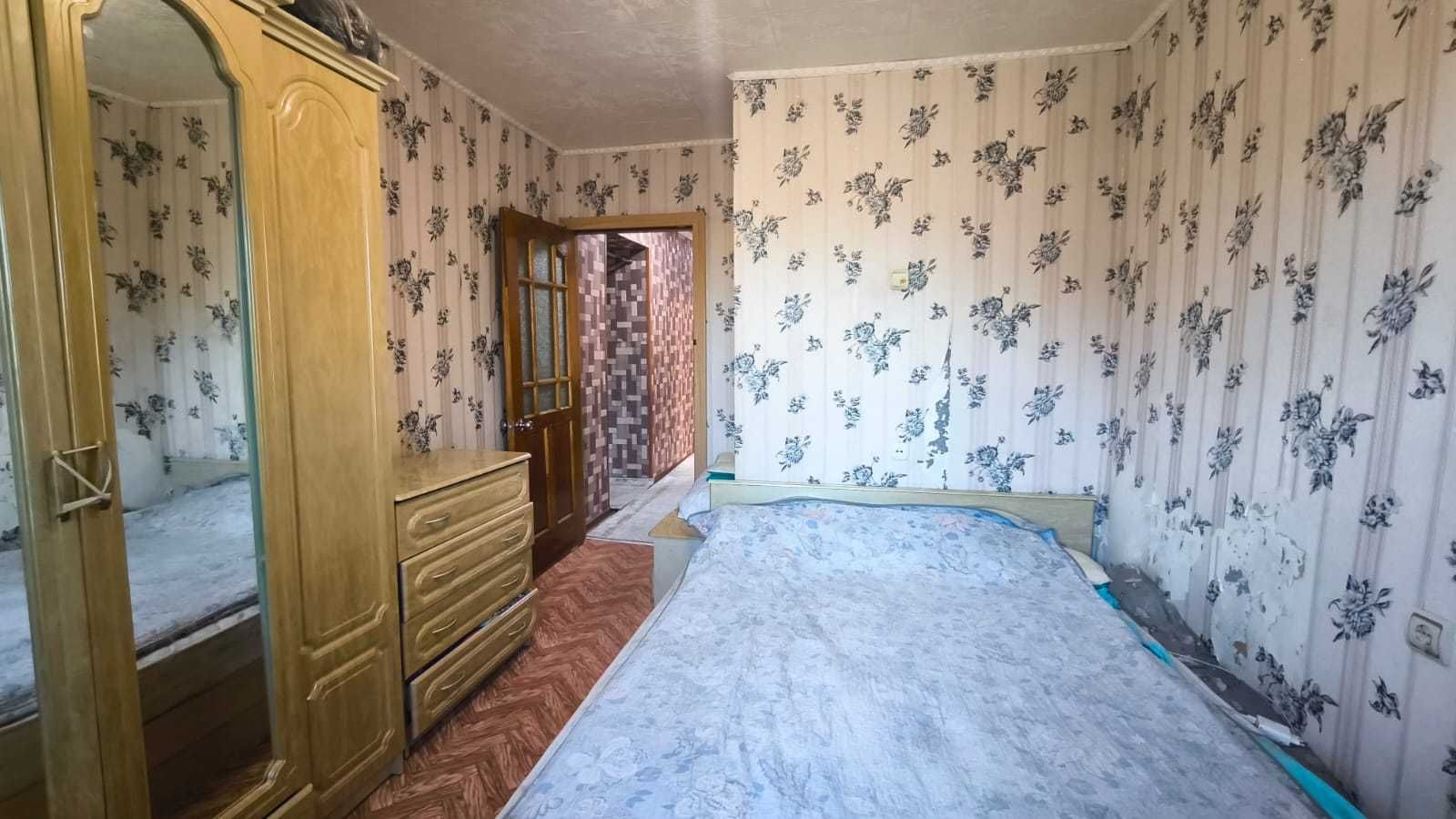 Продаю 4 ком квартиру в 6 мкр( р-н школы №10)