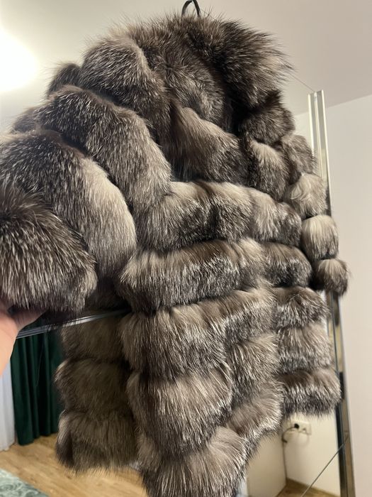 Haina de blana , cu maneci si lungime ajustabile !