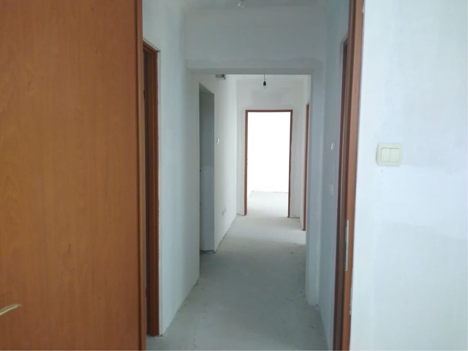 Apartament 3 camere 100 m2 centru Gaesti