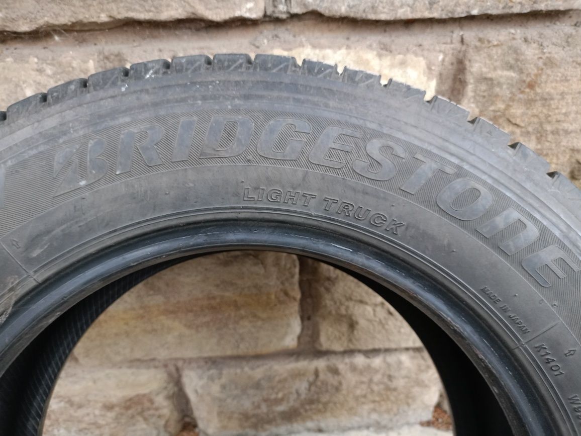 Зимни гуми за бус 8/9мм граифер Bridgestone Blizzak W995 215/65 R16
