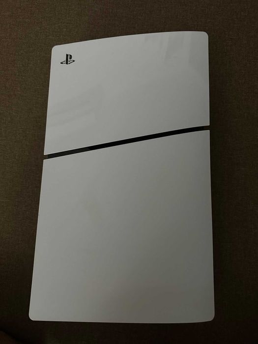 PS5 Slim D-Chassis 1 TB NOU, Garantie 2 ANI