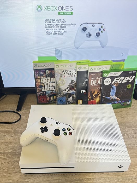 Xbox one s в супер състаяние с много хубави игри