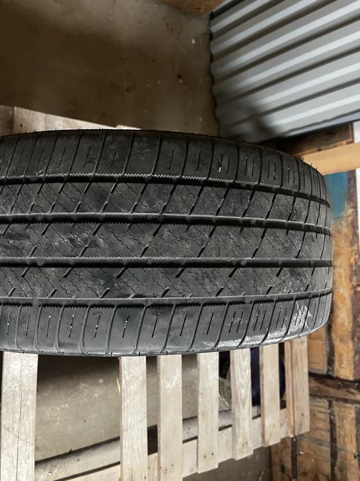 Продам шины 235/45 R18 бу