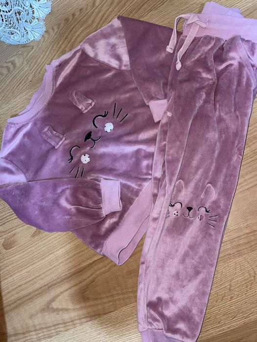 Compleu catifea mărimea 116