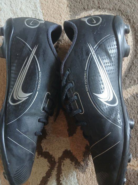 Vând ghete Nike Mercurial