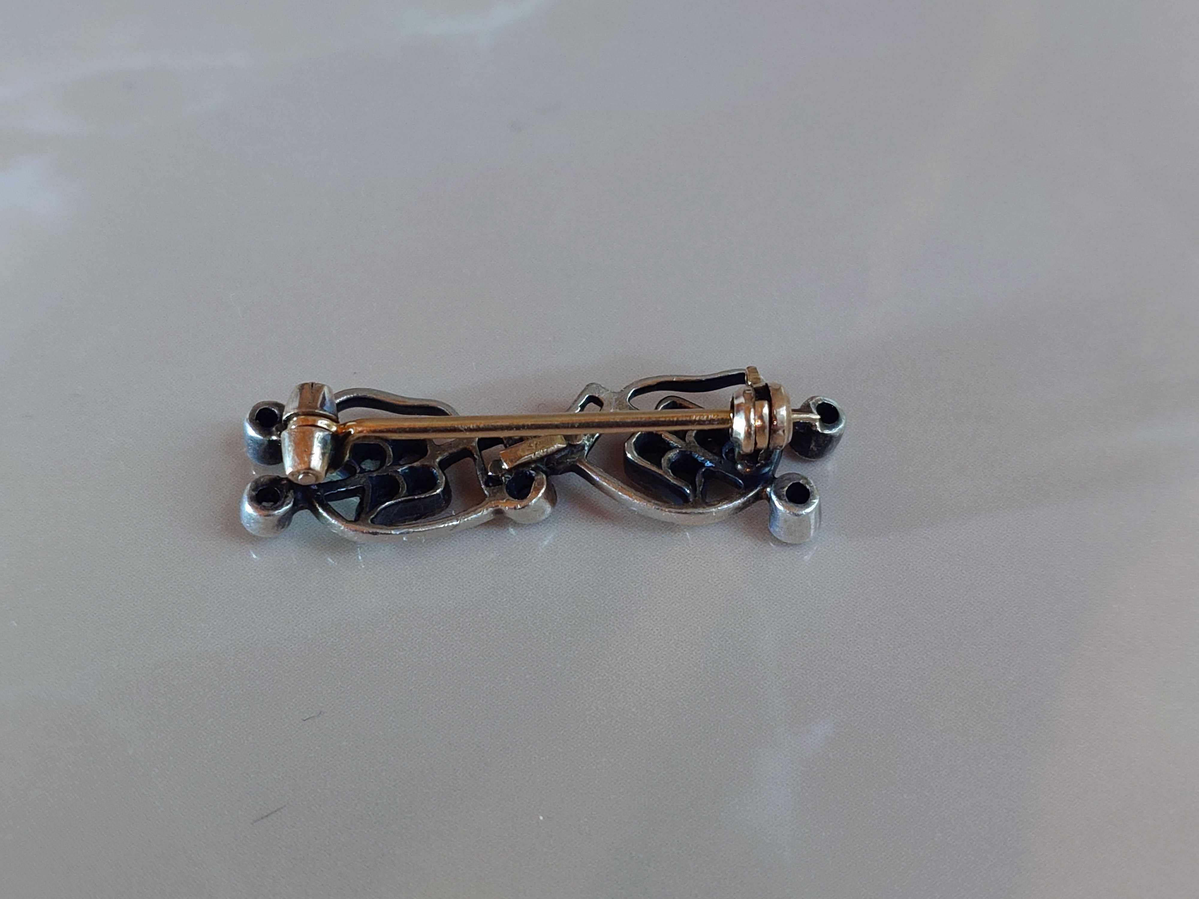 Brosa victoriana din aur de 18 k cu argint