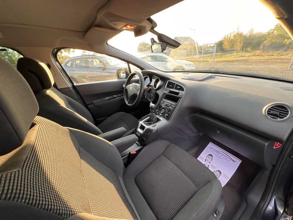 Peugeot 5008 1.6 HDI 2013/Navi/Panoramic/Posibilitate rate fixe