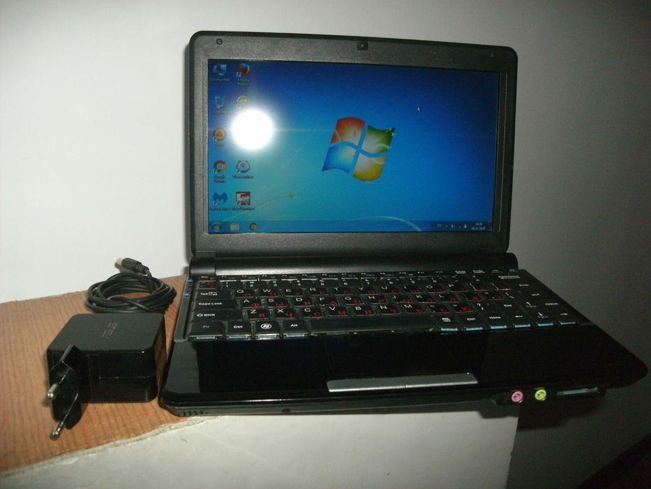 Нетбук Intel Atom