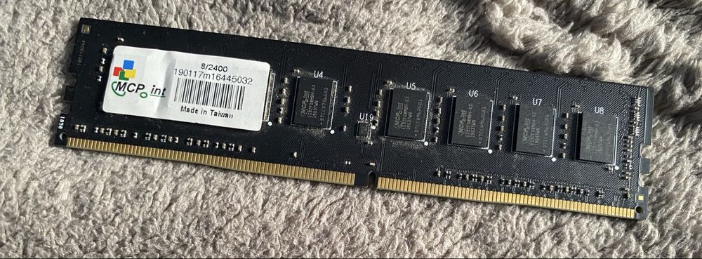 Оперативная память DDR4 8GB 2шт 2800мгц