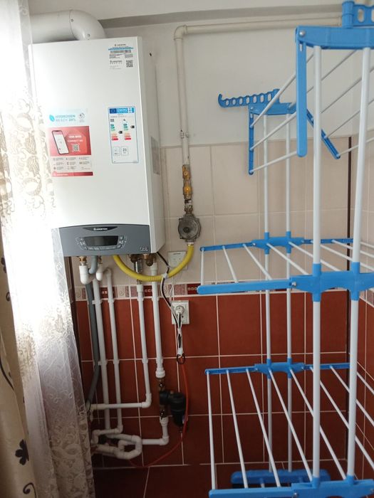 Vând apartament 81mp