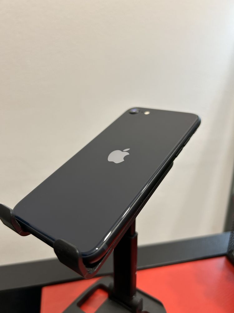  iPhone SE3 64 GB (2023)  NOU
