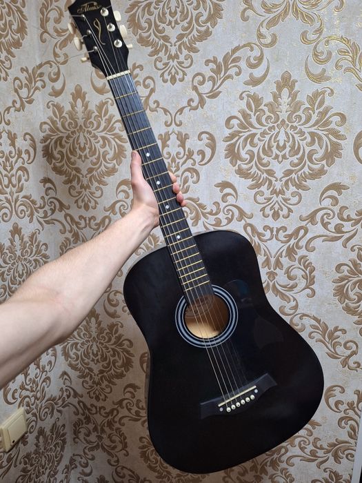 Продаю гитару в отличном состоянии