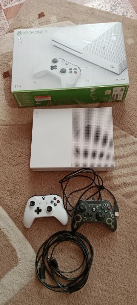 Продам Xbox one s , 1 Tb