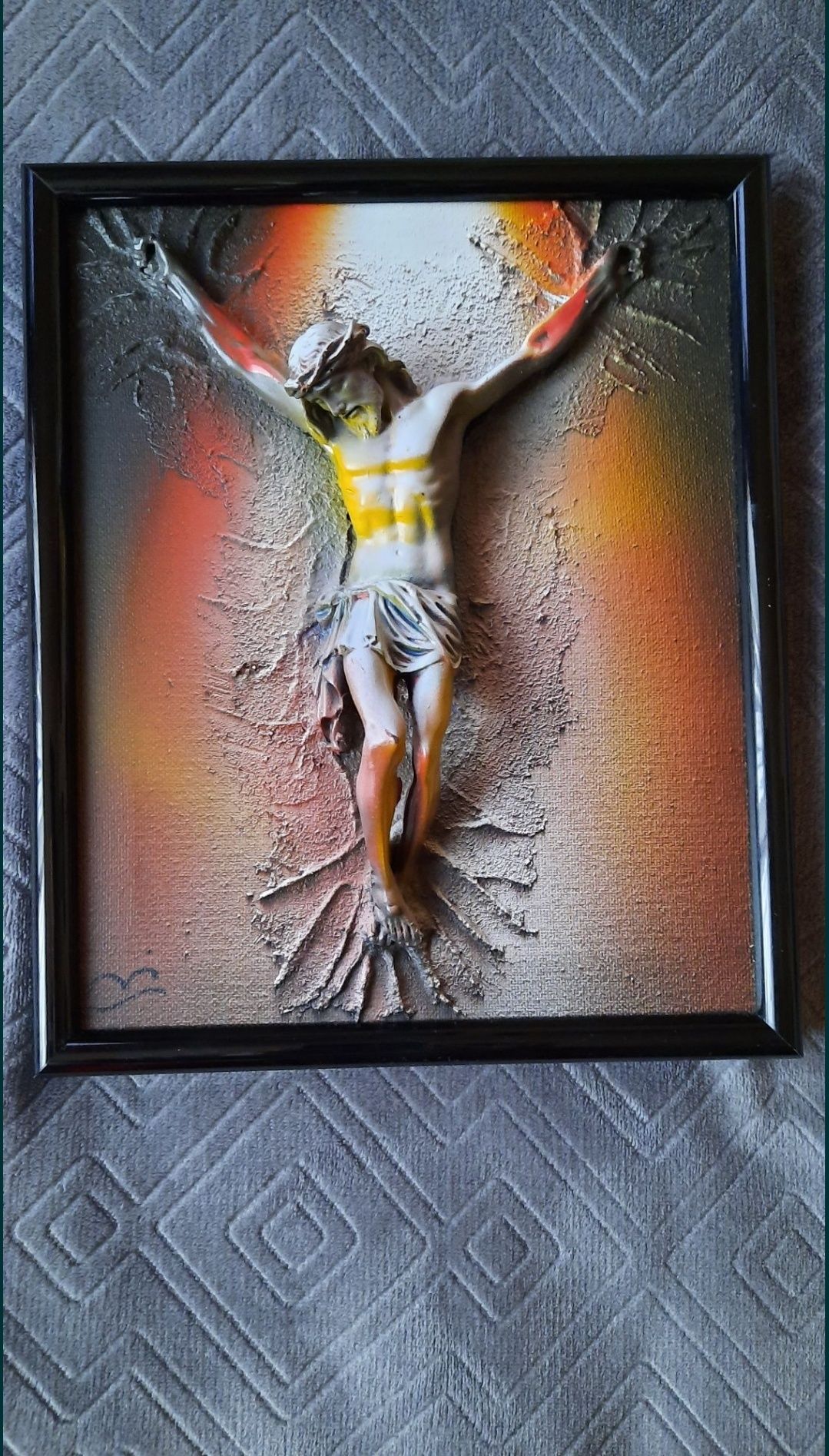 Crucifix inedit(Iisus aplicat pe panza pictata)