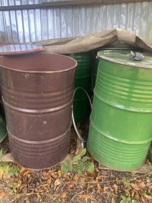 Butoaie metalice noi 300L cu capac- 100 lei/bucata