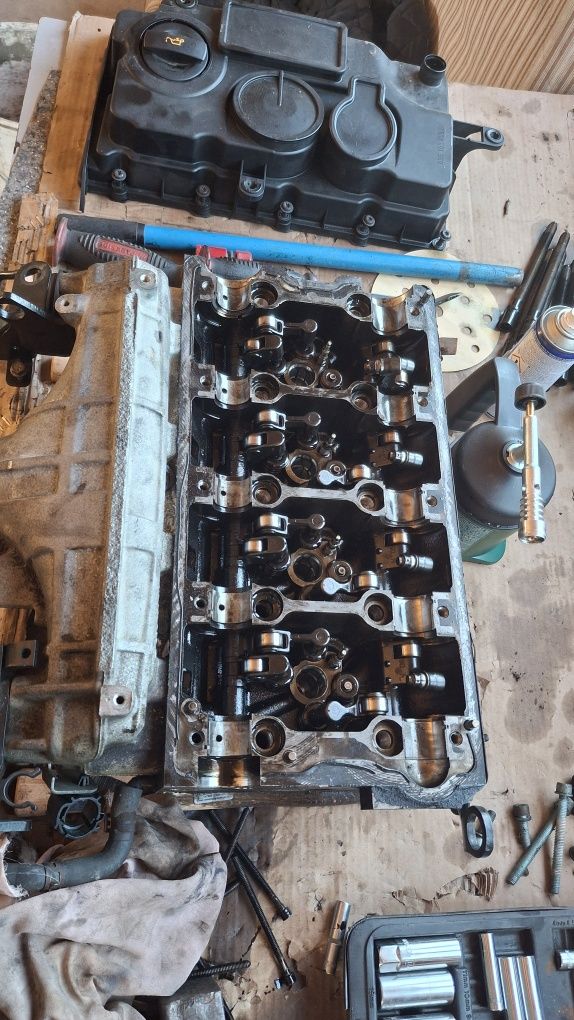 Dezmembrez motor 2.0 bmr  bmn ,injectoare