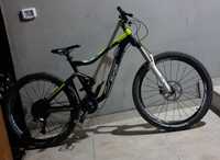 Bicicleta full suspension