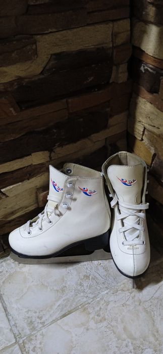 Продам коньки детские