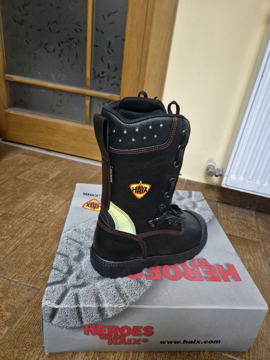 Bocanci pompieri HAIX mărimea 40