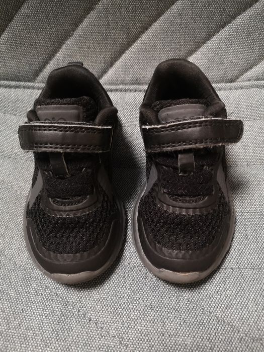 Бебешки маратонки Hummel