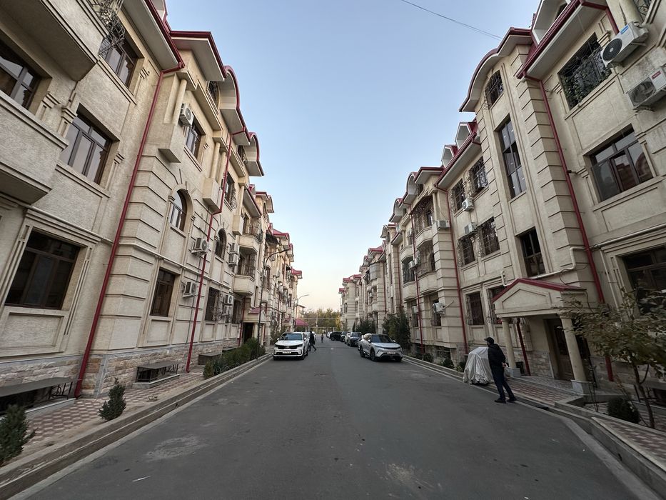 Medgaradokda Bankovskiy dom srochna sotiladi