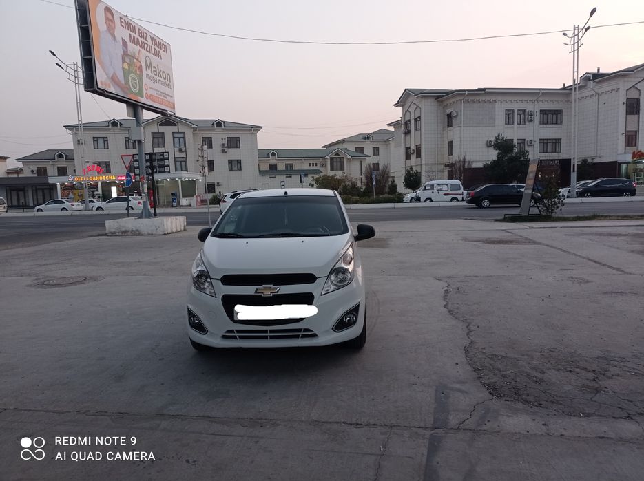 Moshina idiyalni xalotda kraska 1 ta eshikka